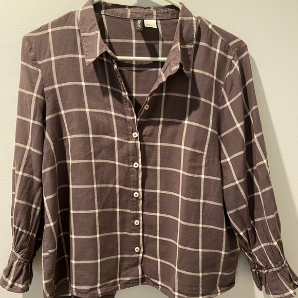 H&M Divided Geometric Button-down blouse grey & white plaid size 2 - Picture 3 of 11